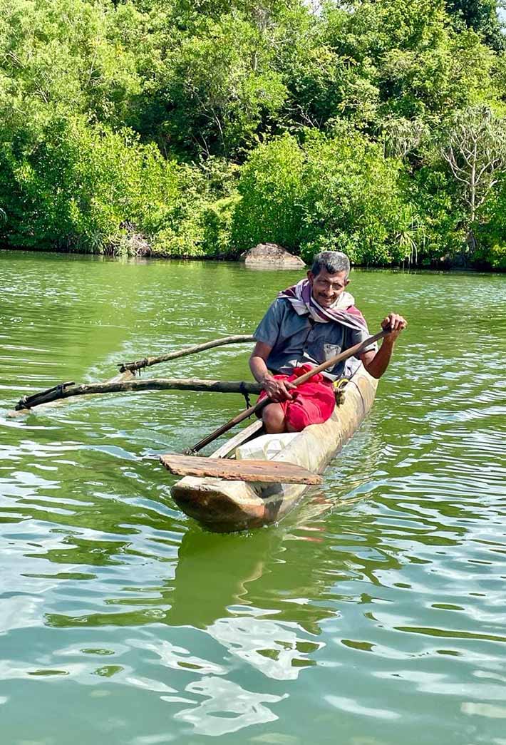 Koggalamboat riding